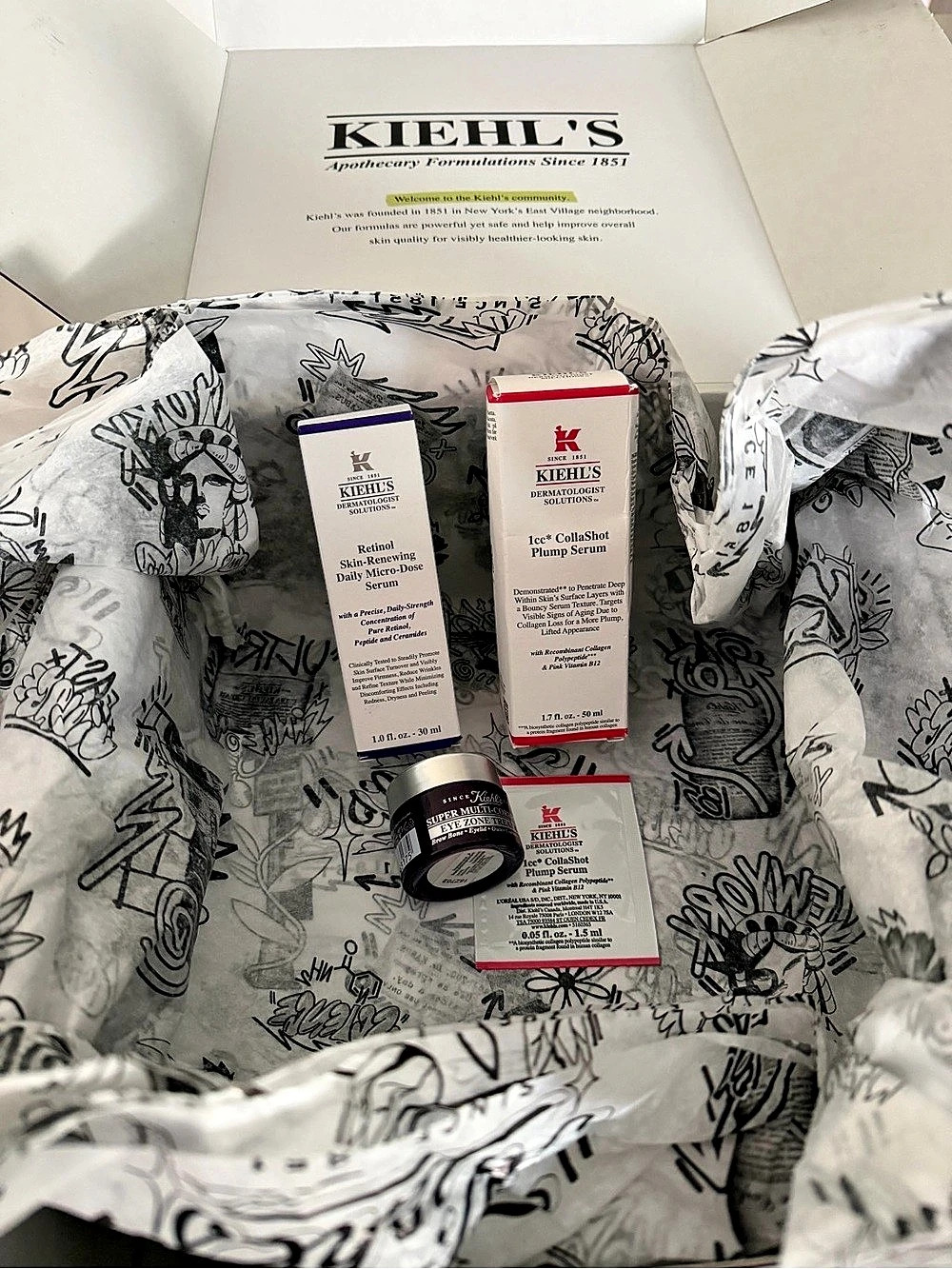 Kiehl's skincare gift set NWT